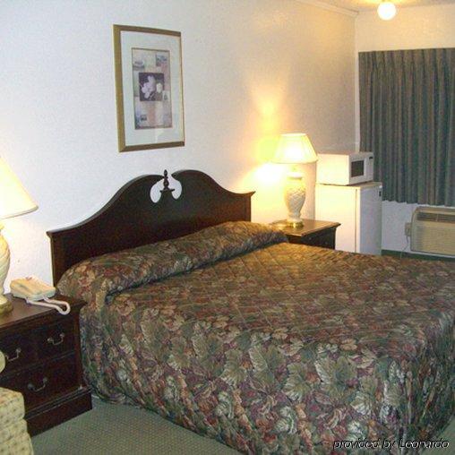 Midtown Motel Newport News Room photo